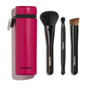 LES PINCEAUX DE CHANEL Collection of 3 essential brushes 155