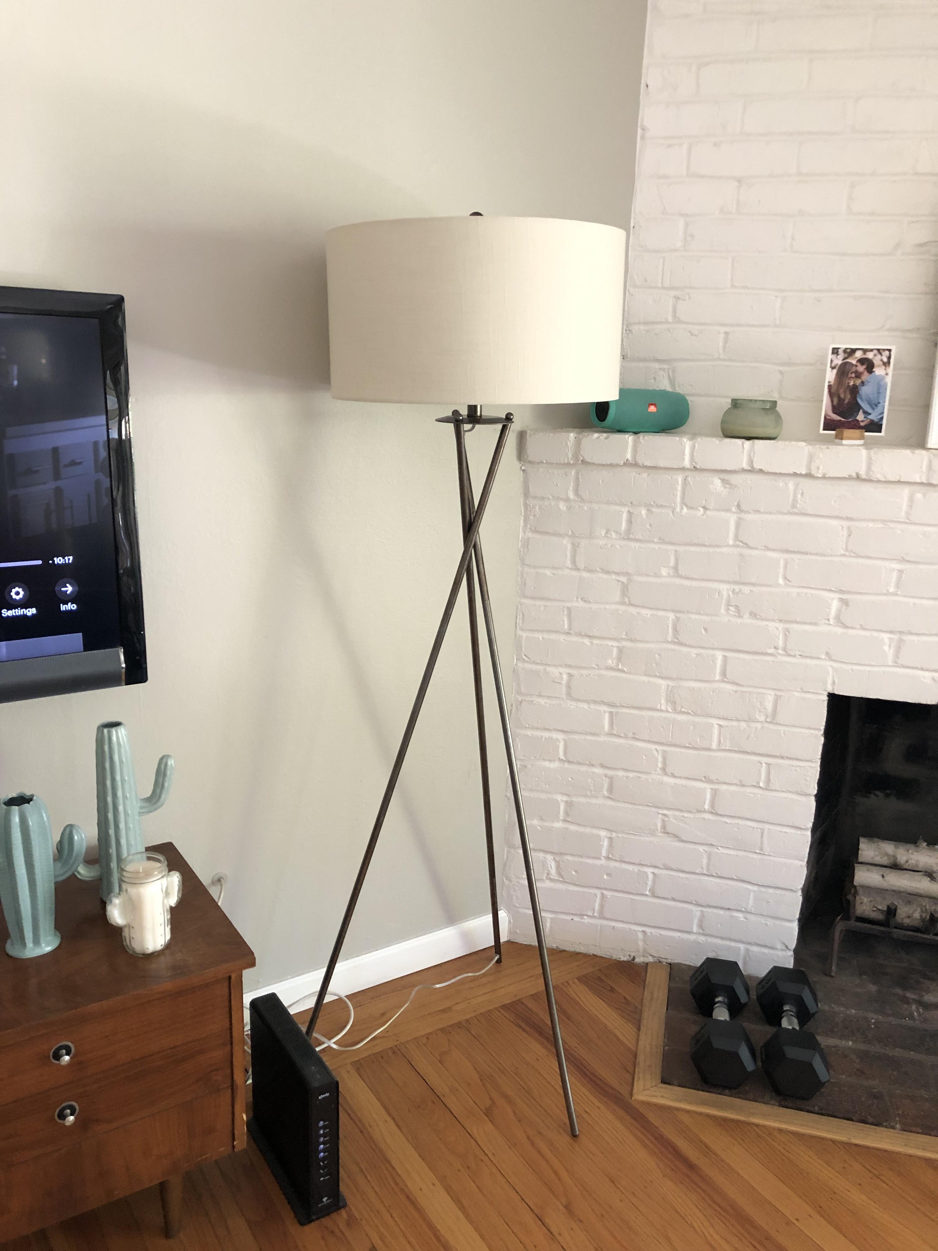 leolyn floor lamp