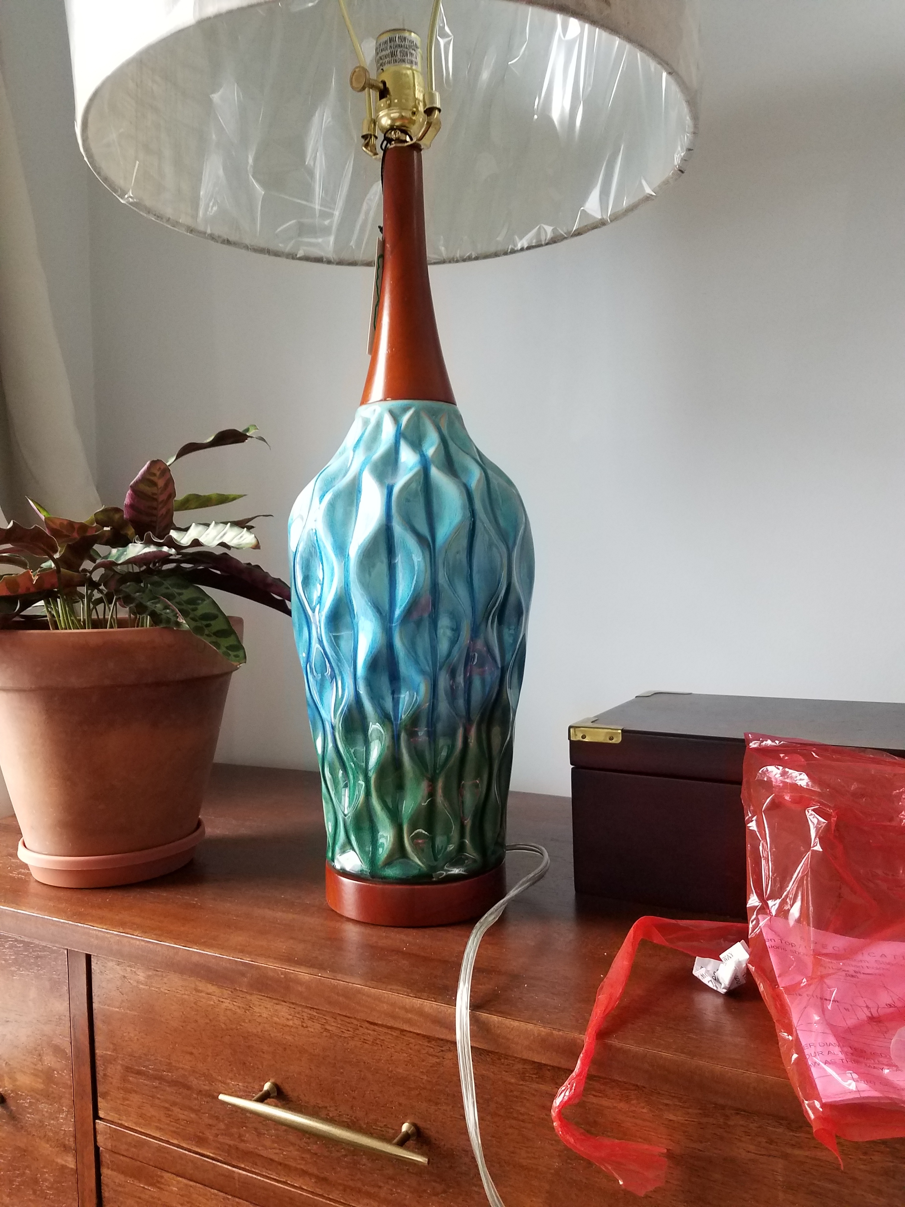 rocco mid century modern table lamp