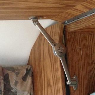 overhead cabinet door hinges