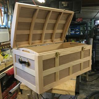 PROJECT: Steamer Trunk Dresser - Woodworking, Blog, Videos, Plans
