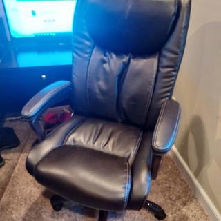 Staples westcliffe deals chair black