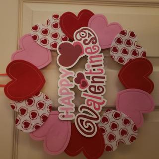 Fleece Tied Valentine Heart Wreath Craft Kit - Makes 3