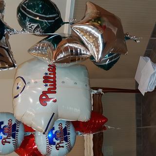 Philadelphia Eagles Mylar Balloon Bouquet with Jumbo Helmet and Jersey -  Balloon Shop NYC