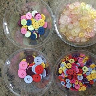Colorations - BAGBTN Really Big Bright Buttons, 130 Pieces, 1 Pound, 8  Shapes, Assorted Colors, Sewing, Jumbo, Projects, Crochet, Knitting, Gifts