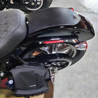 Kuryakyn Black Hoodrat Swing Arm Rear Luggage Bag Universal Harley