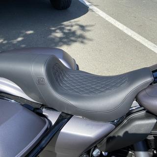 Saddlemen Black Speed Merchant Seat - SM80807DB Harley-Davidson