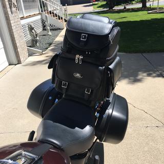 Saddlemen Plain B3400EX/S Combination Backrest, Seat and Sissy Bar