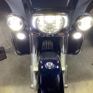 Ciro Chrome L.E.D. Fang Headlight Bezel - 45200 Harley-Davidson