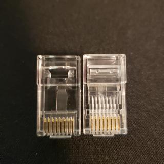 Empty monoprice plug vs plug with wire tracks