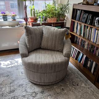 Raymour and flanigan online swivel chair