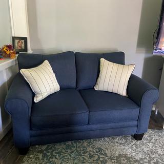 McKinley Loveseat | Raymour & Flanigan