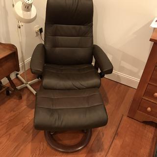 Raymour and deals flanigan stressless chair