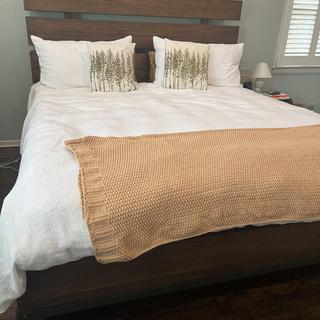 Santa Cruz Bed | Raymour & Flanigan