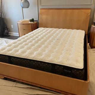 Aireloom Mira Luxury Firm King Mattress | Raymour & Flanigan