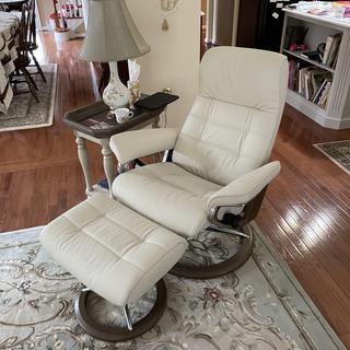 Raymour and best sale flanigan stressless chair