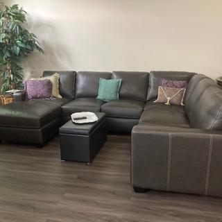 Anaheim Leather 4-pc. Sectional | Raymour & Flanigan