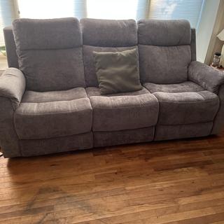 Bromway Power Layflat Sofa w/ Power Headrest | Raymour & Flanigan