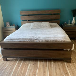 Santa Cruz Bed | Raymour & Flanigan