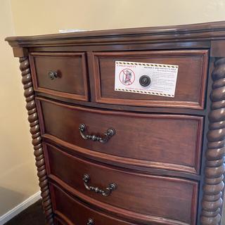 Bella Esprit Louis Philippe Chest in Cherry 52319-CH