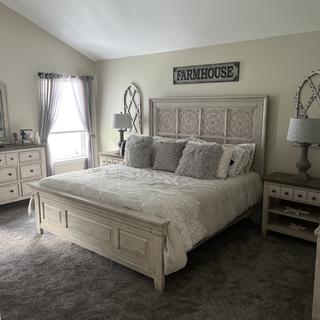 Magnum 4 PC Queen Bedroom Set - Clearance