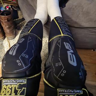 EVS Adult Knee/Shin Guards - MOTOVENTURES