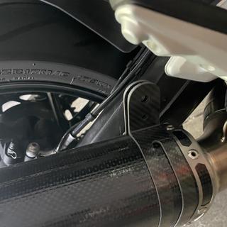 Escape Akrapovic Slip-On Line Carbono para BMW F 900 XR / R (2020-) -  Tienda MotoCenter