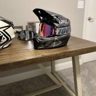 Casco da cross Leatt 9.5 CARBON V23 - Casco da cross 