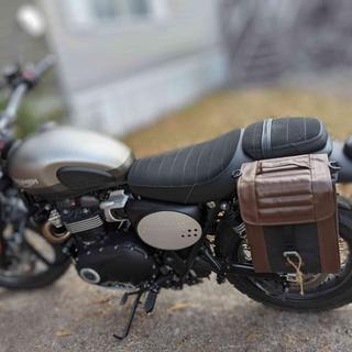 Triumph street scrambler on sale saddlebags