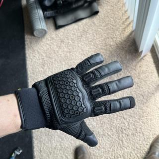 Knox Urbane Pro Gloves Review (Buying Guide) - Motorcycle Gear Hub