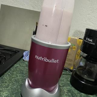 Licuadora personal Nutribullet NBR-0504PINK-DL 1 velocidad