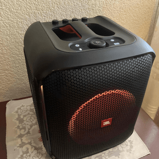 JBL Partybox Encore Essential  Altavoz portátil para fiestas con potente  sonido de 100 W, espectáculo de luces dinámicas incorporado y diseño a  prueba de salpicaduras.