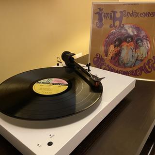 My Canadian First Edition of Jimi’s Are You Experienced sounds amazing on the Pro-Ject X1!