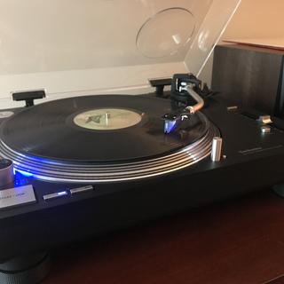 Awesome turntable & paired up with the Ortofon 2M Blue vinyl records never sounded so good!