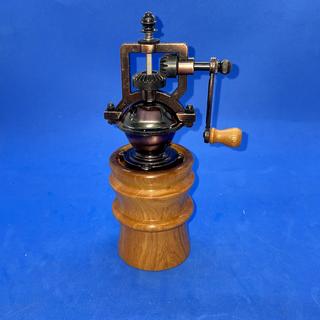 EZ-Assemble Vintage Style Salt and Pepper Mill Mechanism in Antique Brass  at Penn State Industries