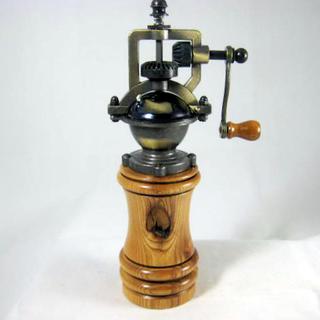 EZ-Assemble Vintage Style Salt and Pepper Mill Mechanism in Antique Brass  at Penn State Industries