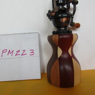 Antique Style Peppermill Pepper Grinder - PSI – Turners Warehouse