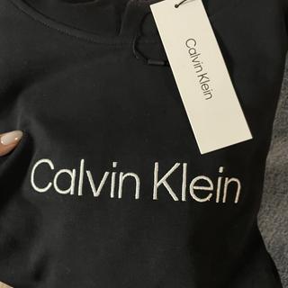 Relaxed Fit Standard Logo Hoodie | Calvin Klein® USA