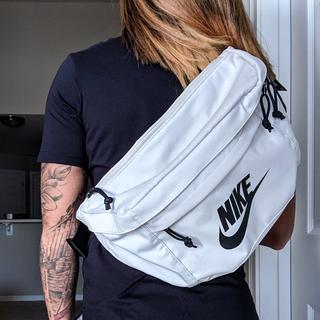 large fanny pack nike