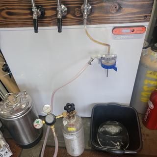 The setup I have with the magnet mount and extension on the front of my keezer
