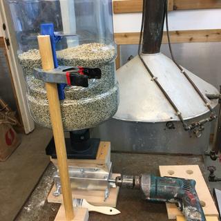 Malt Muncher 3-roller mill with my custom hopper and attached drill motor.