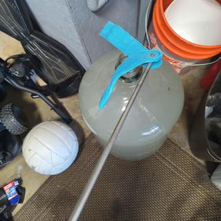 Carboy cleaner and carboy