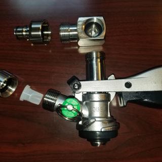 Komos D-Coupler with Low Profile Elbow and Ball Lock Disconnects