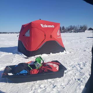 Eskimo Fat Fish 949 Hub Ice Fishing Shelter