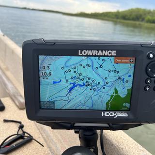 Lowrance HOOK Reveal TripleShot Fish Finder - CHIRP, SideScan, DownScan, US  Inland charts