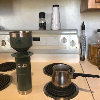 Oribags.com - As coffee lovers, we are all HEARTS for this Stanley Classic  Perfect-Brew Pour Over Set. Not everyone wants to get a bulky coffee  machine for their office and home. Build