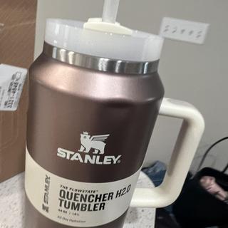 Stanley: The 64 oz Flowstate Quencher Charcoal – citysupplyfayetteville