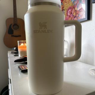 Stanley The Quencher H2.0 FlowState Tumble | 64 oz, Black Glow