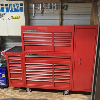 16 in. End Locker, Red