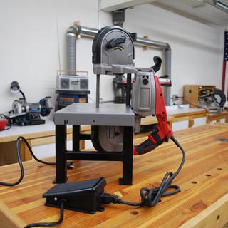 10 Amp Deep Cut Variable Speed Band Saw